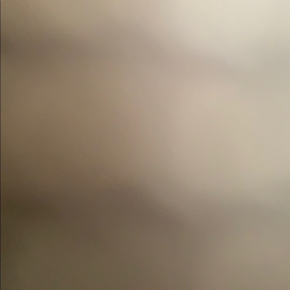 Meet your Posher, Latia - Picture 1 of 1